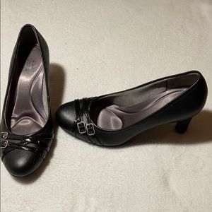 Life Stride 2” black heels. Size 7.5M